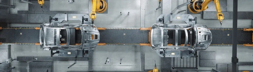 Une usine d’assemblage automobile vu de haut