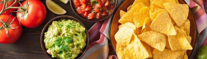 Guacamole, chips… De quoi organiser un port de départ simple mais sympa.