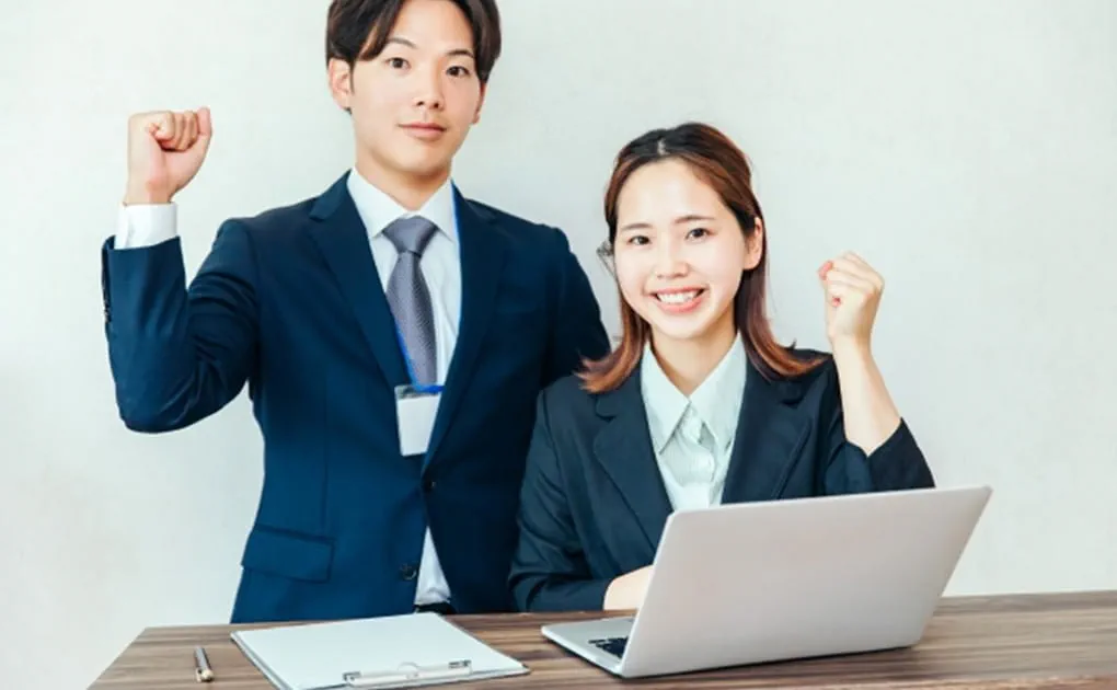 【これで解決】転職に使う証明写真のポイントを男女別に紹介！服装や髪型も詳しく解説