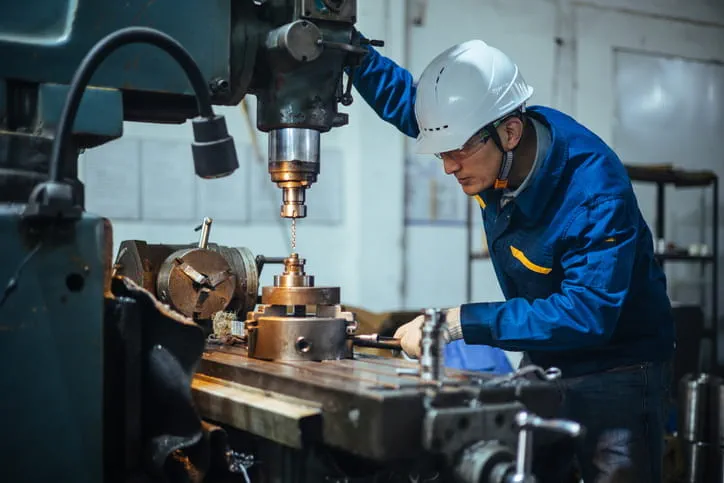 Oferta de empleo de Operario sector metal: Trabaja con Adecco