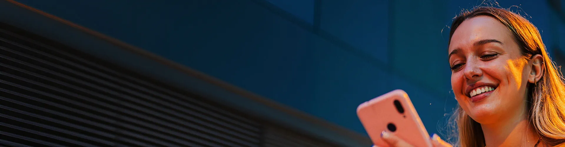 une intérimaire cherche des mission sur l’application Adecco & Moi une intérimaire cherche des mission sur l’application Adecco & Moi
