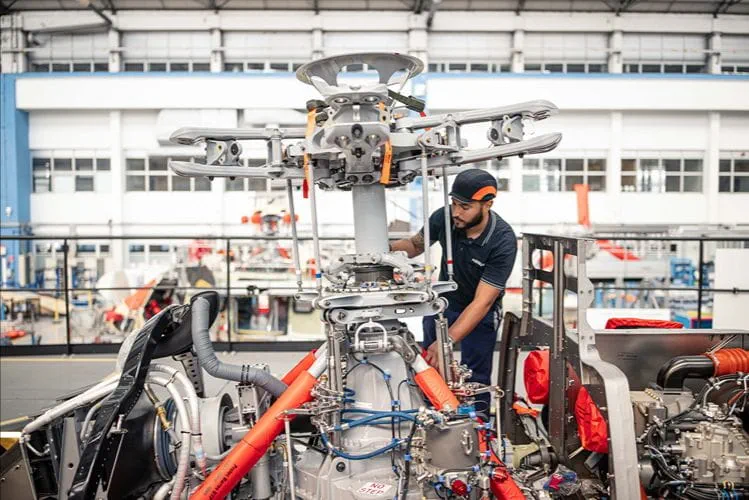 Technicien de chez Airbus Helicopters. Technicien de chez Airbus Helicopters.