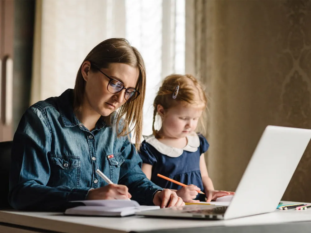 Home-Office mit Kinderbetreuung Home-Office mit Kinderbetreuung