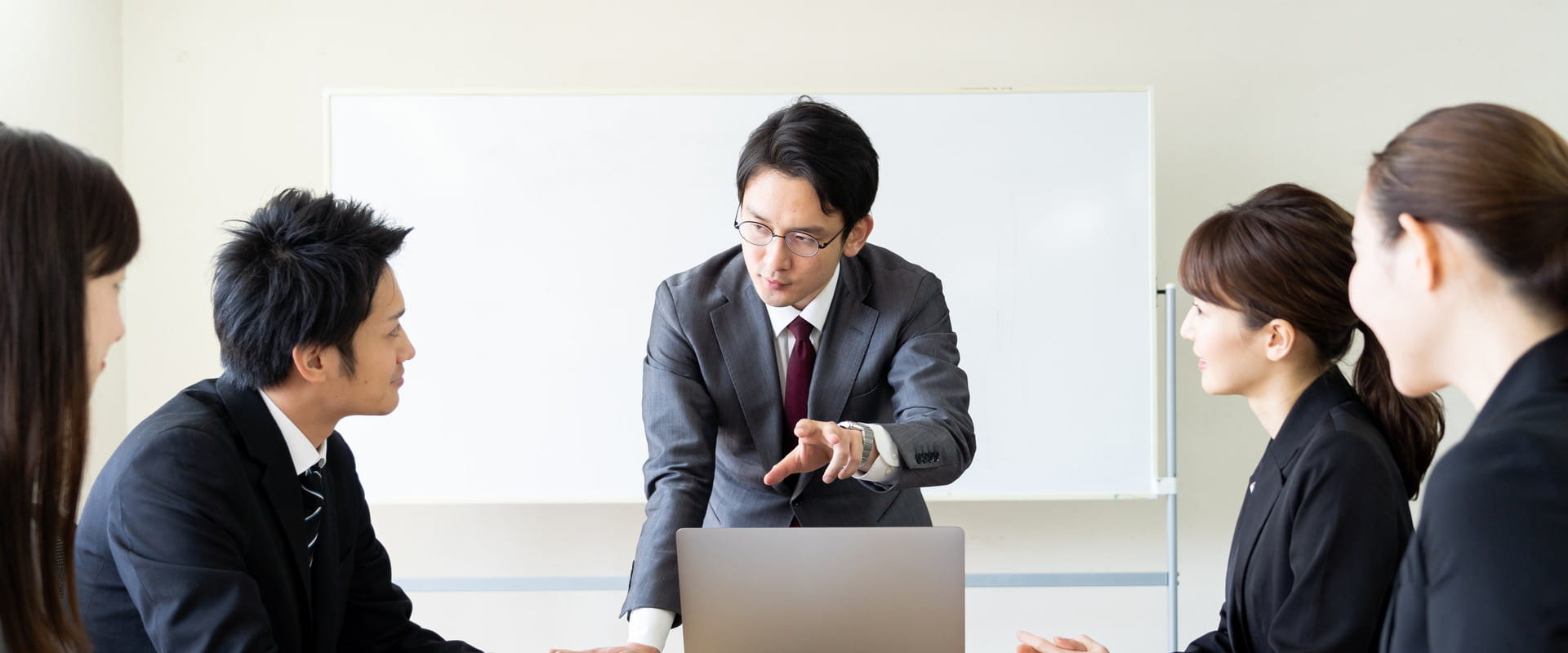 自治体とアデコが取り組む中小企業・事業所支援