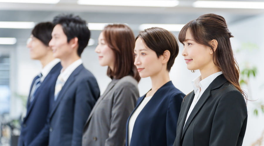 【チェックリスト付き】面接マナー｜服装から当日の対応まで流れに沿って解説