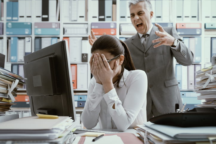 como-gestionar-el-acoso-laboral