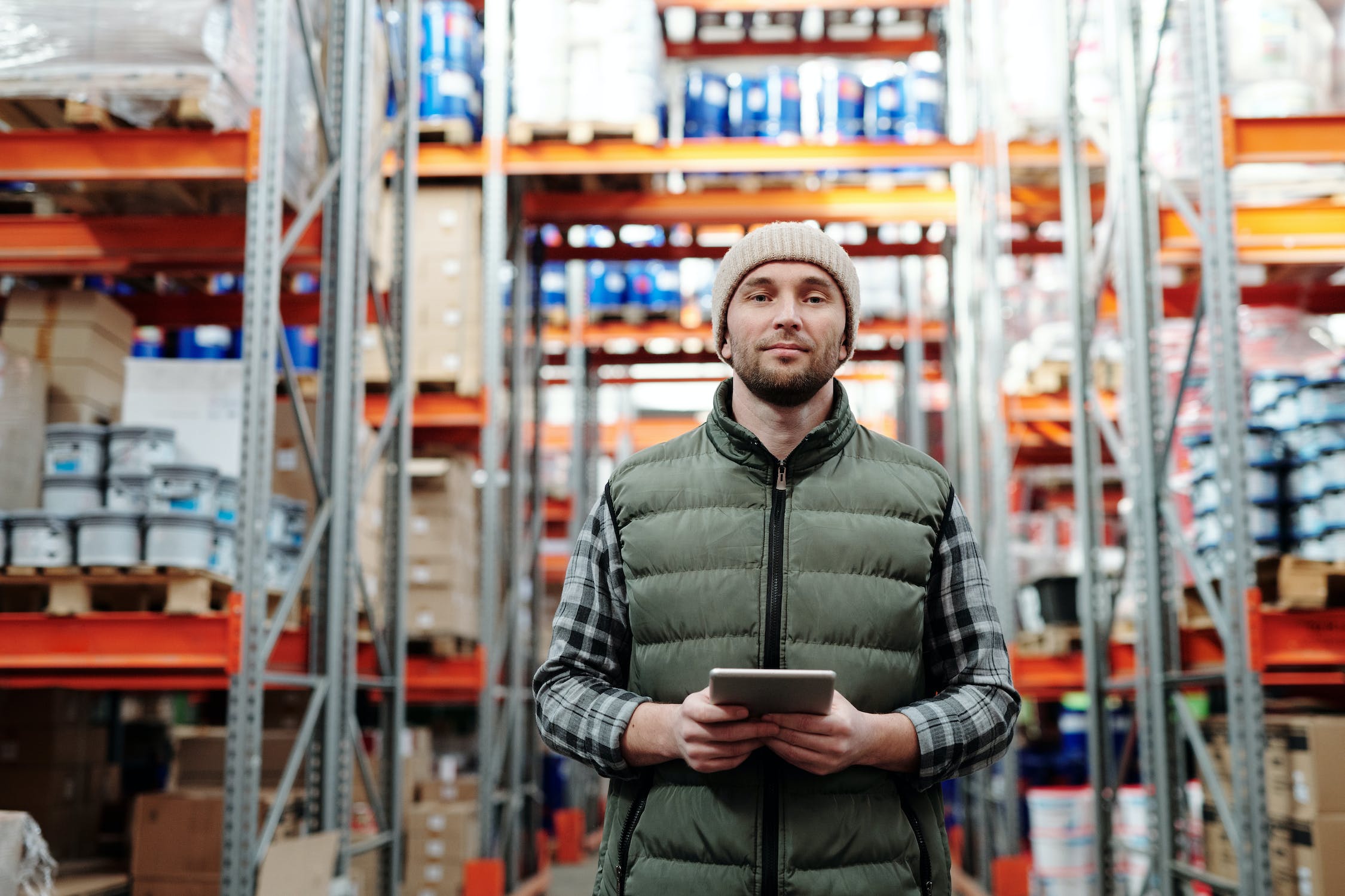como-organizar-un-almacen-de-alimentos-todo-lo-que-tienes-que-tener-en-cuenta-1