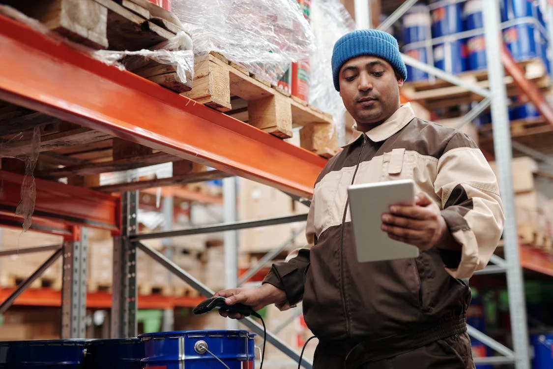 como-organizar-un-almacen-logistico-todo-lo-que-tienes-que-tener-en-cuenta