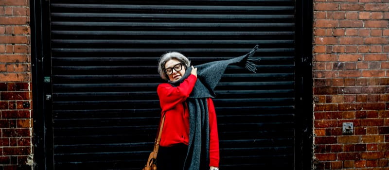 Une femme de 50 ans en intérim avec Adecco Une femme de 50 ans en intérim avec Adecco