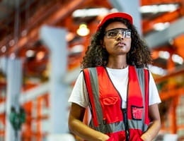 Une salarié du secteur logistique​
