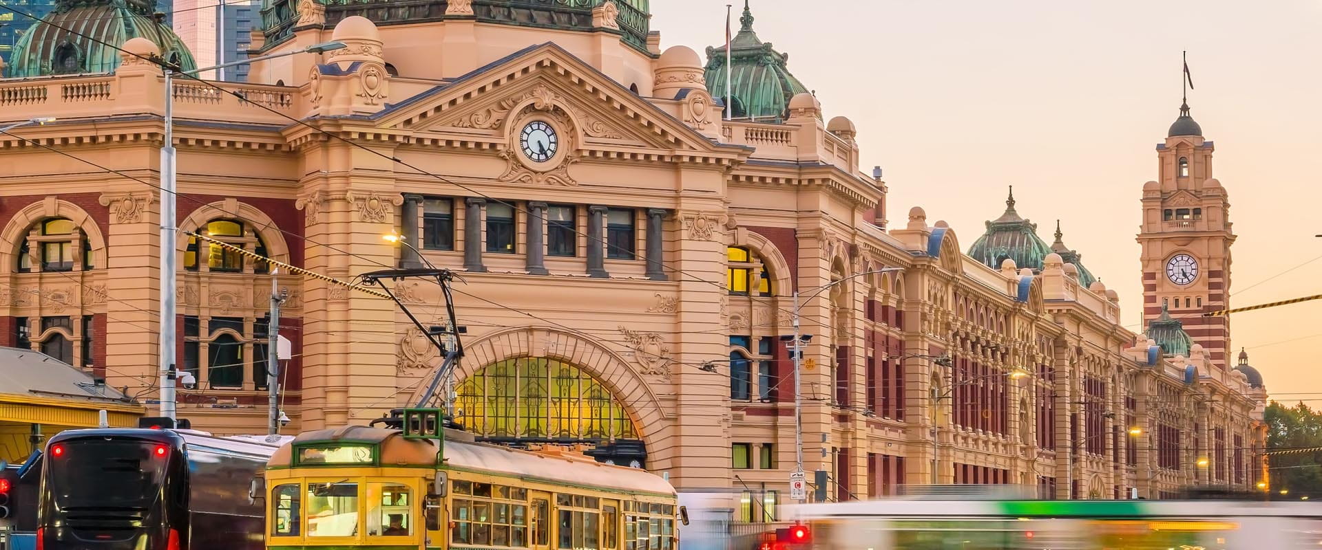 Scenic view of Melbourne city with historic  architecture