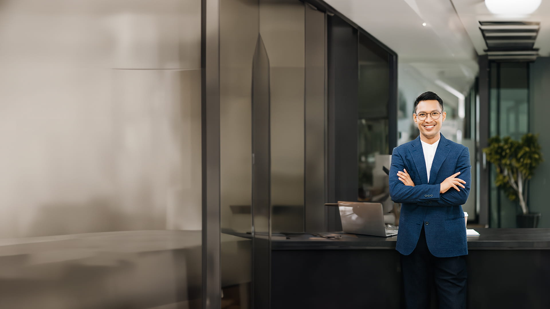 B2B-Executive-01-Banner_1920x1080