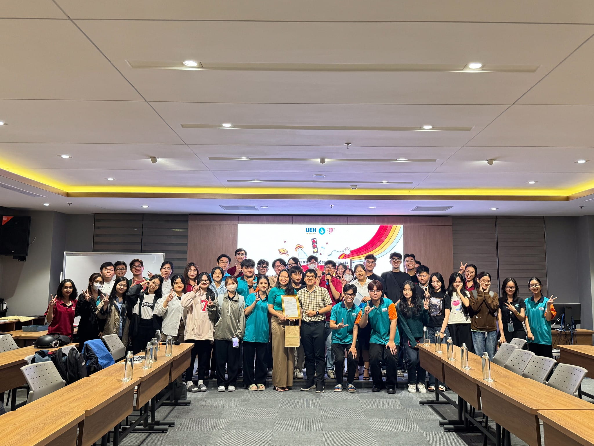CareerTalk_rise2Hire_at_UEH2023_1