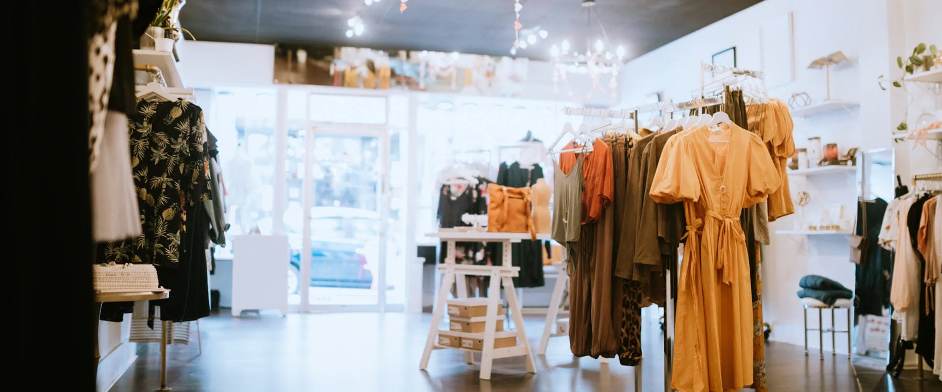 A fashionable retail clothing store, selling new fashion items. A fashionable retail clothing store, selling new fashion items.