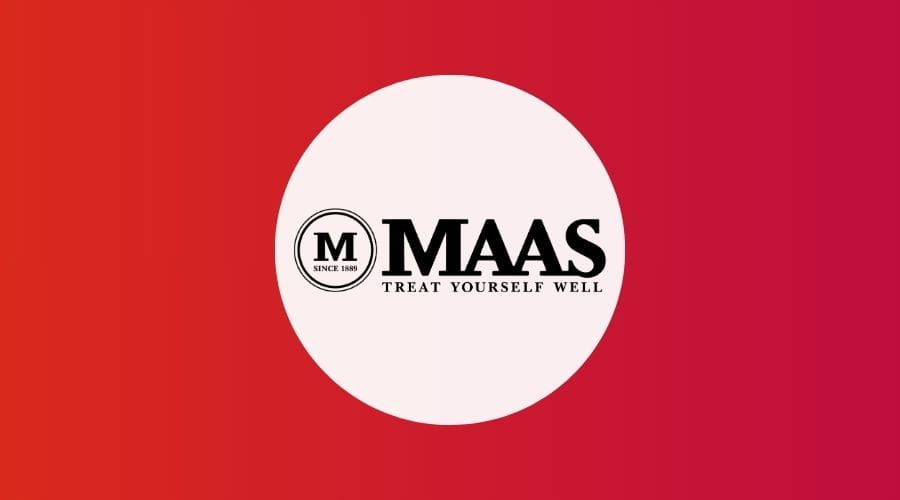 Maas logo met een rode achtergrond